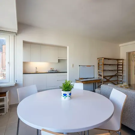 Modern With Free Parking * Ostend